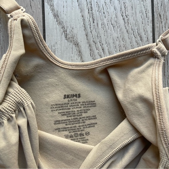 SKIMS Thong Bodysuit - Picture 3 of 7